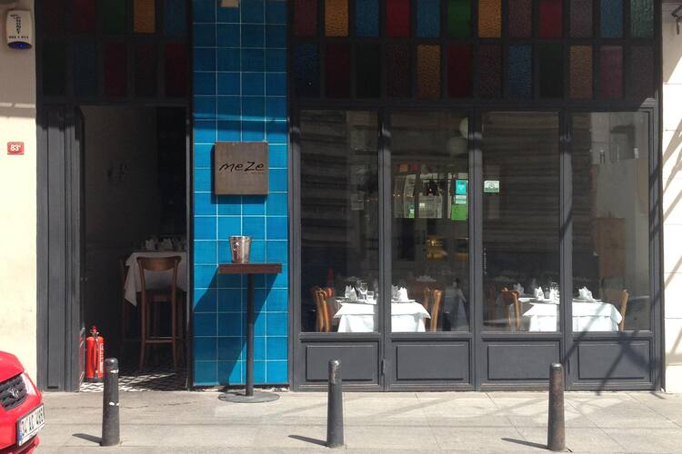 meze by lemon tree asmalimescit istanbul